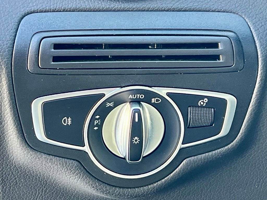 Certified 2021 Mercedes-Benz GLC 43 AMG 4MATIC image 36