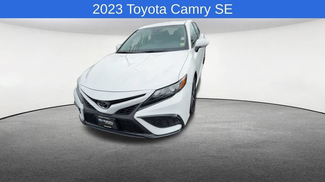 Used 2023 Toyota Camry SE AWD/4WD image 3