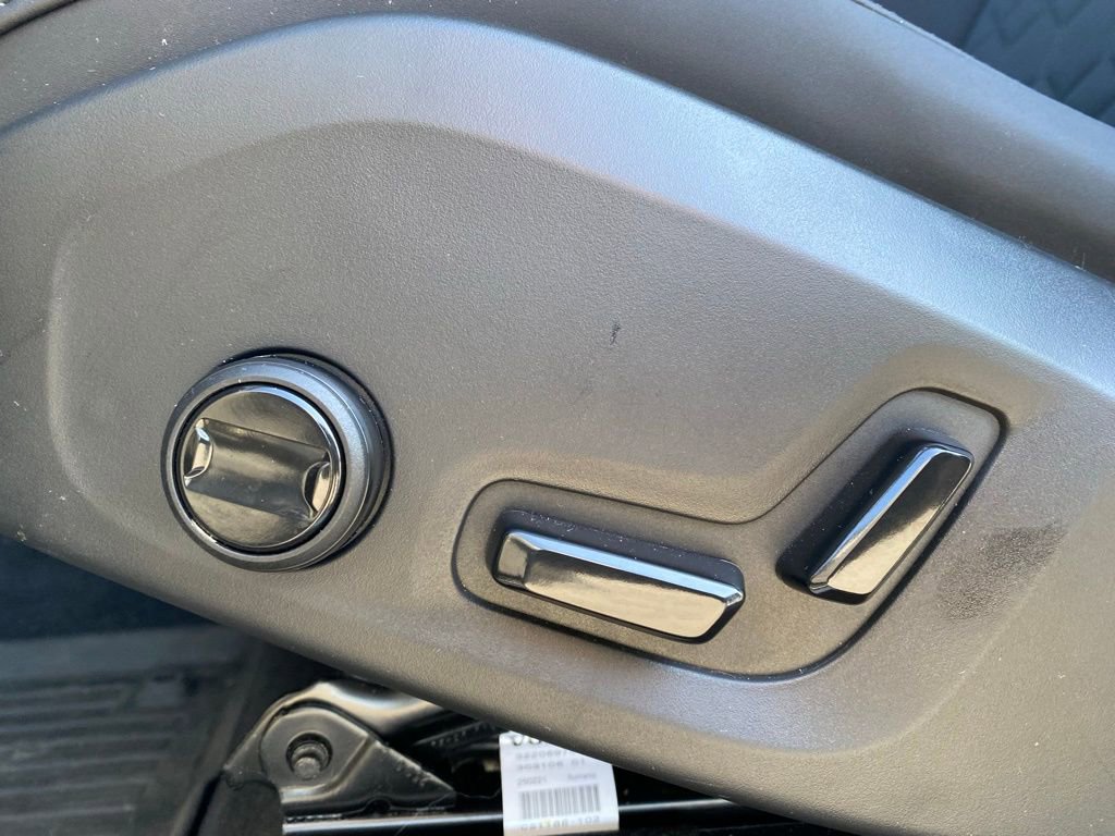 Used 2026 Volvo XC60 B5 Core w/ Protection Package Premier image 11