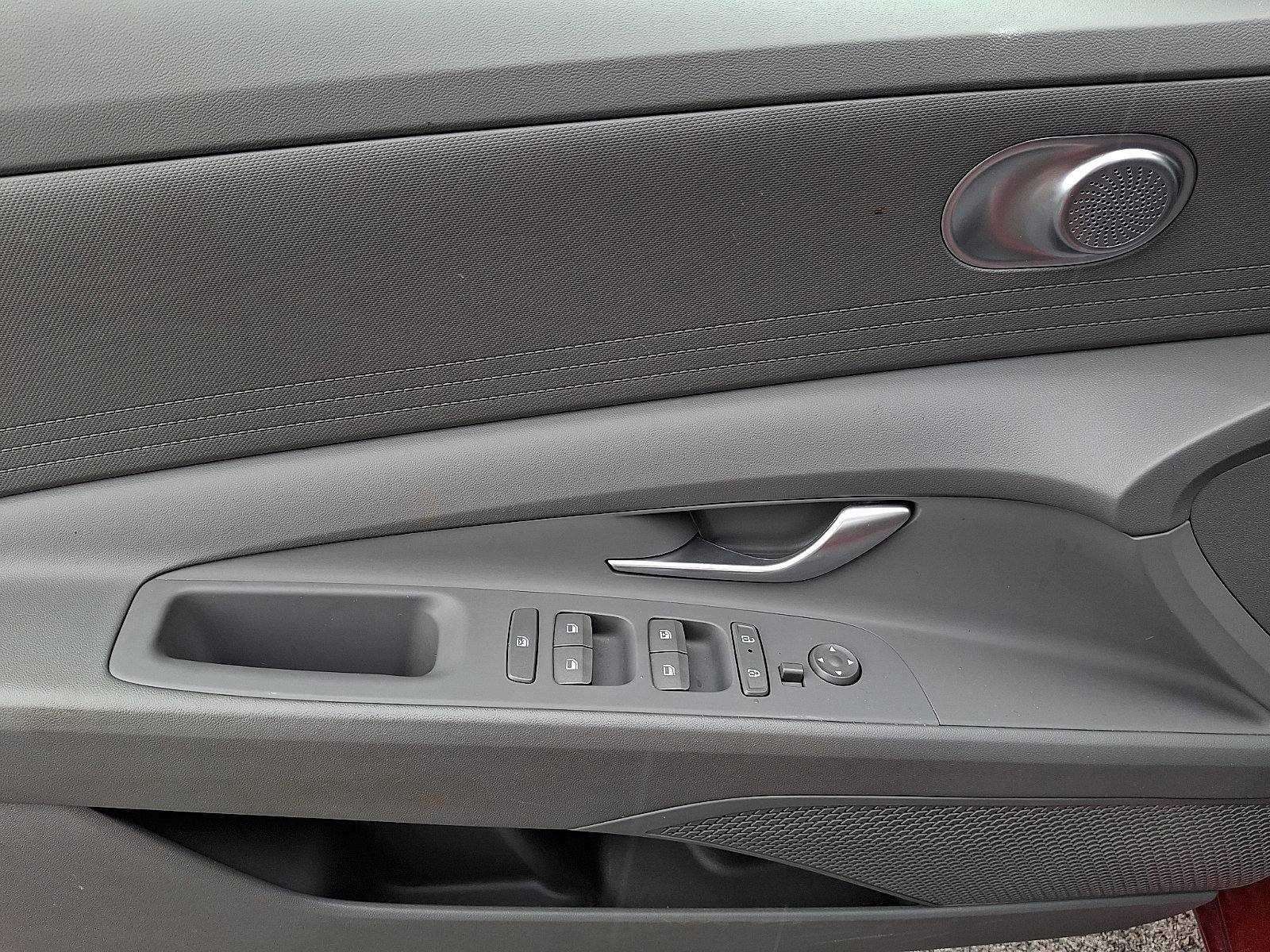 Used 2024 Hyundai Elantra Blue image 12