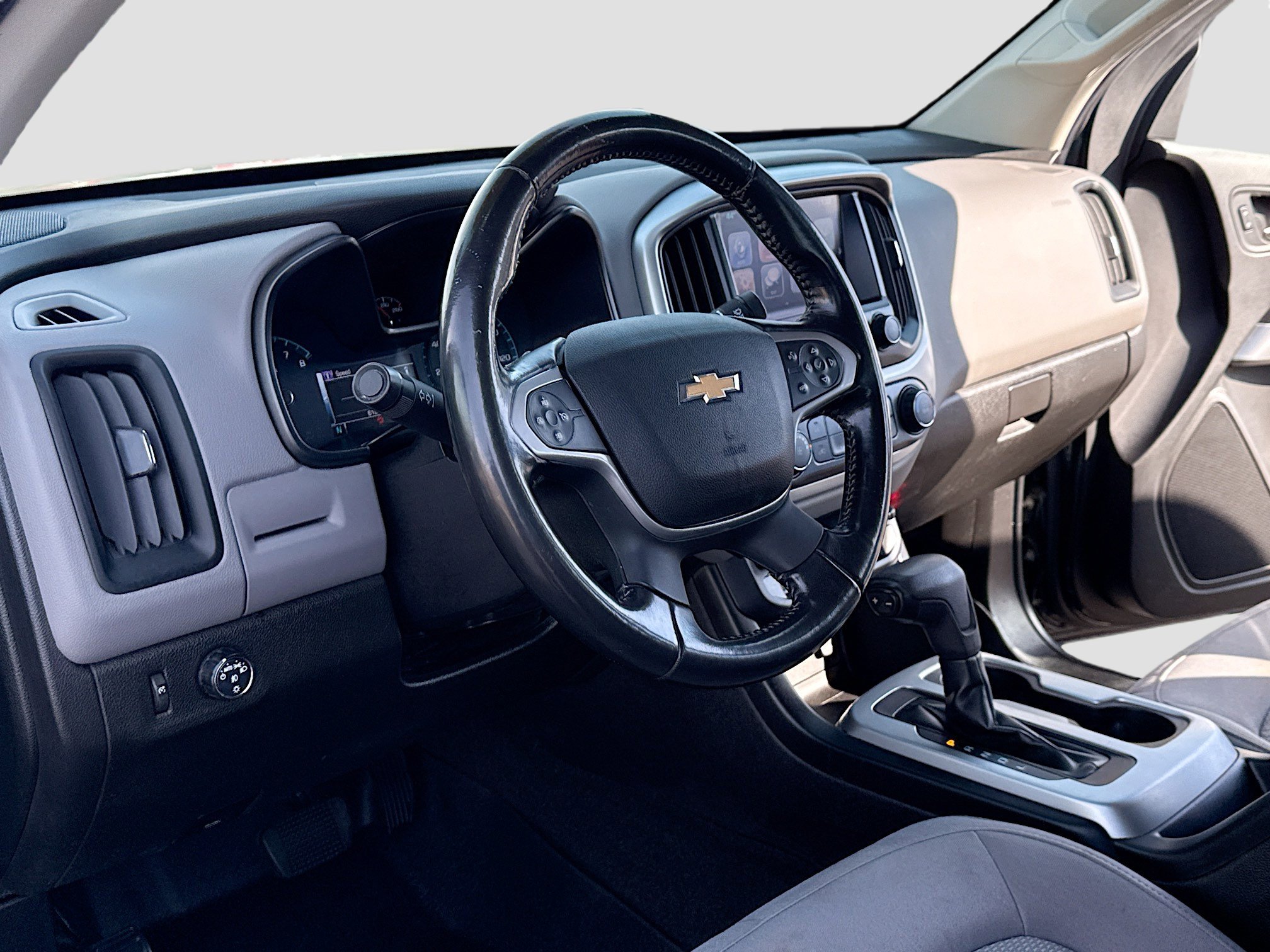 Used 2018 Chevrolet Colorado LT w/ LT Convenience Package image 4