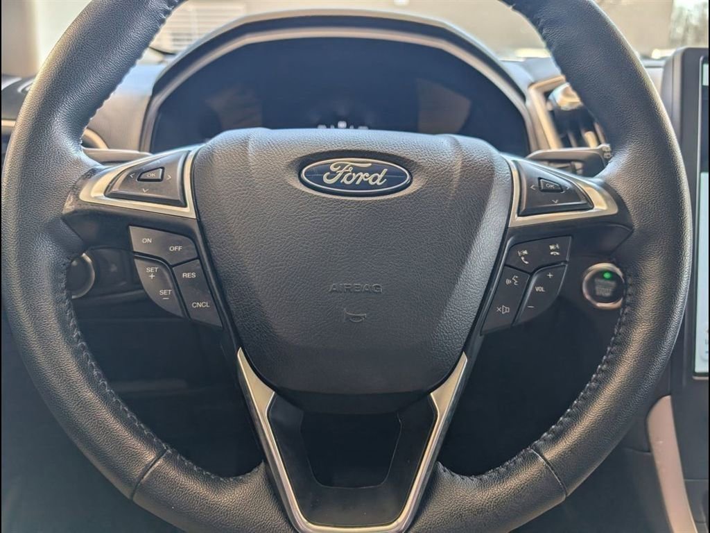 Used 2022 Ford Edge SEL image 17