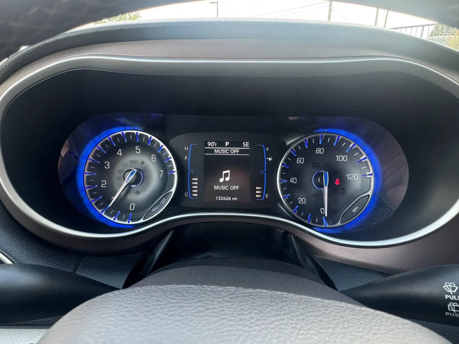 Used 2018 Chrysler Pacifica Touring-L FWD image 9