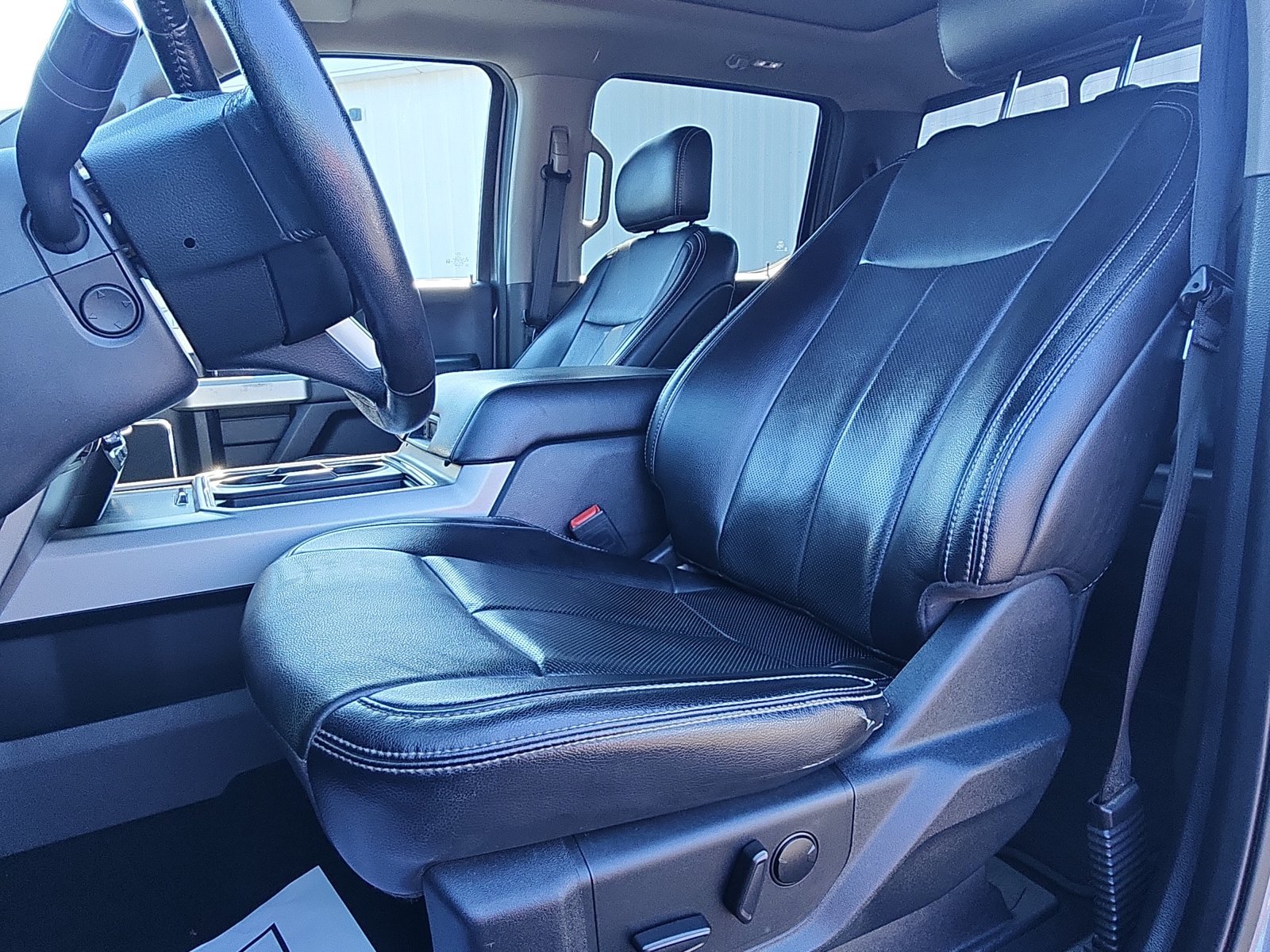 Used 2021 Ford F250 Lariat w/ Lariat Ultimate Package AWD/4WD image 22
