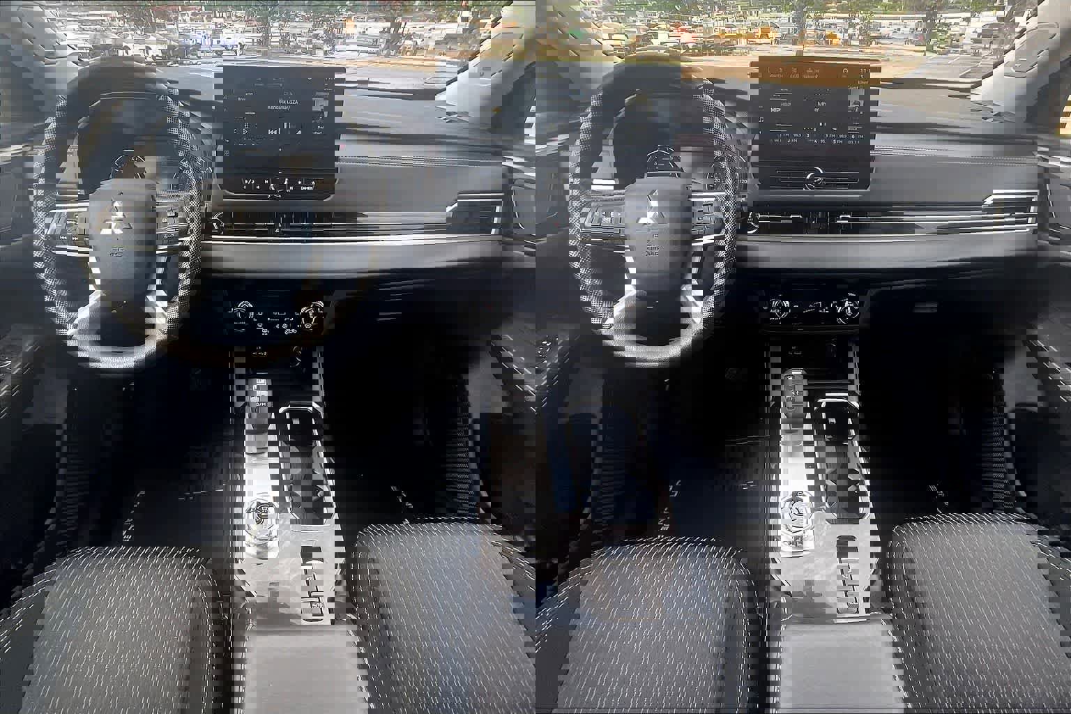 Used 2025 Mitsubishi Outlander ES image 10