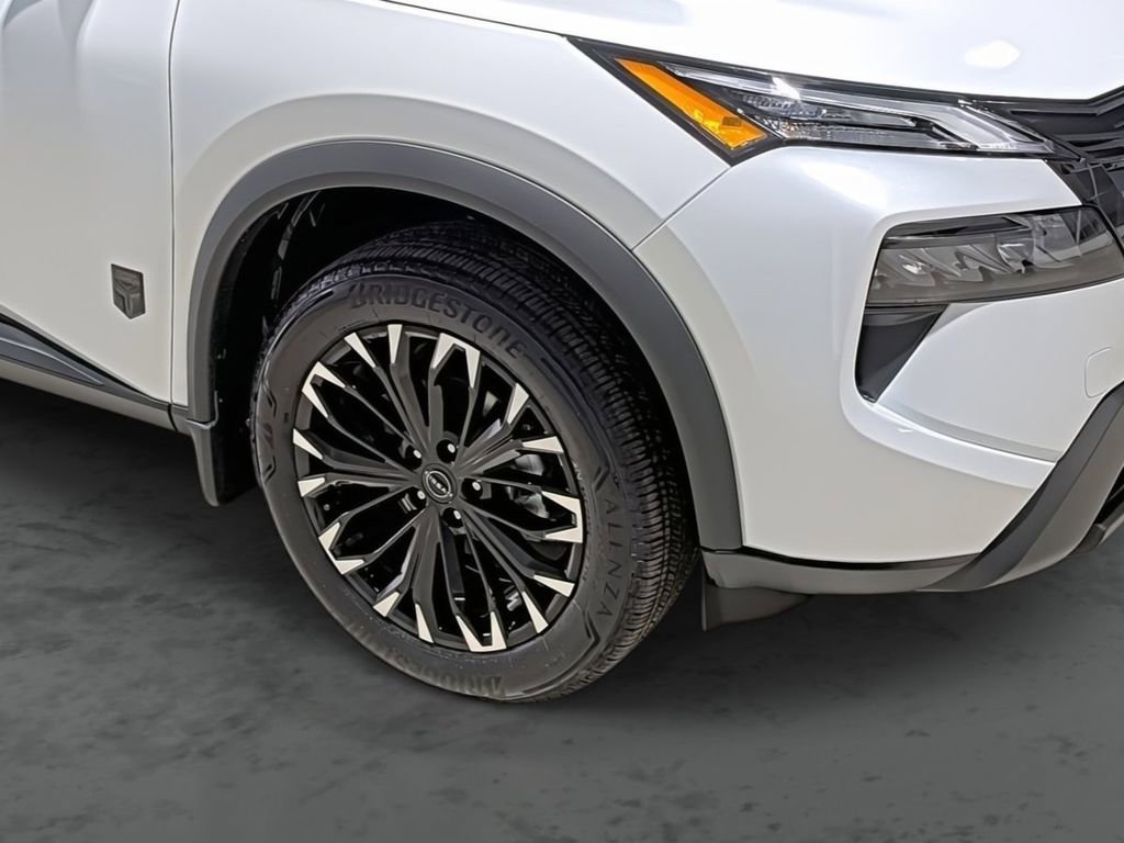 New 2026 Nissan Rogue SV AWD/4WD image 14