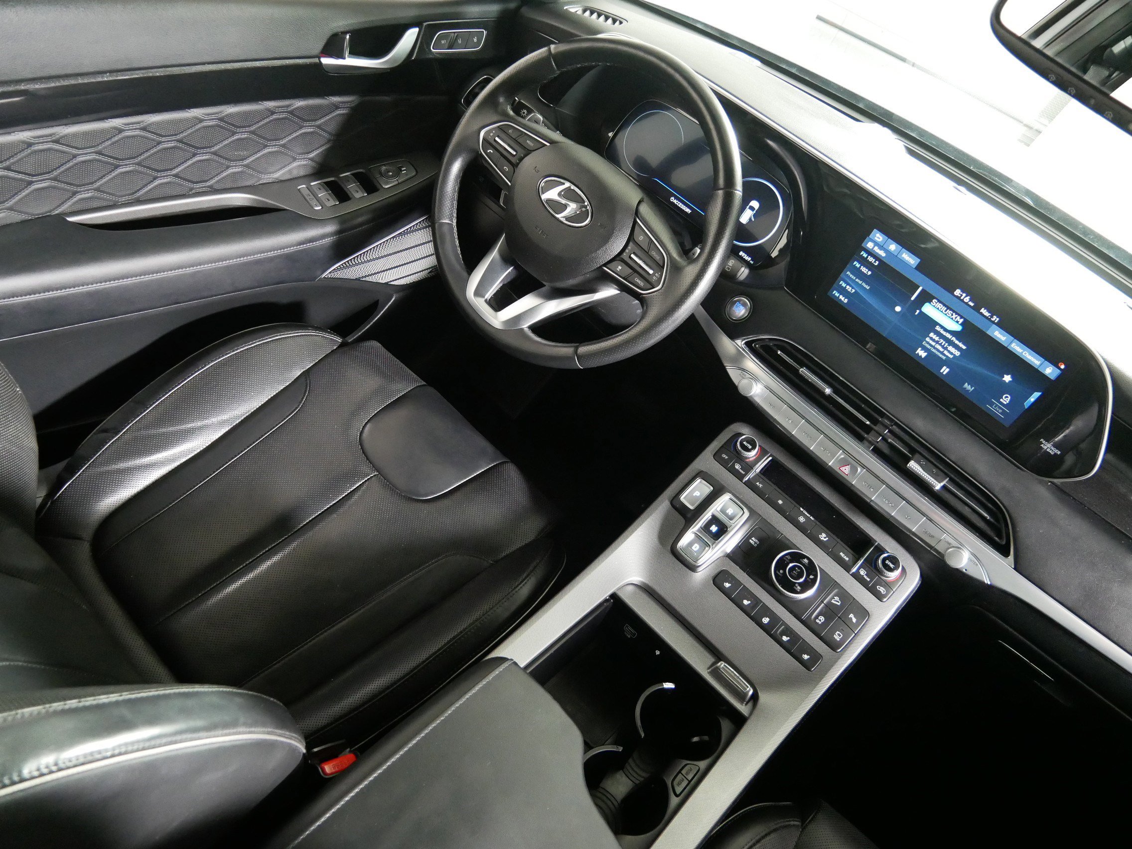 Used 2020 Hyundai Palisade Limited w/ Winter Weather Package AWD/4WD image 9