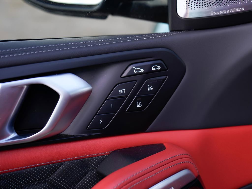 Used 2025 BMW X6 M Competition w/ Executive Package image 35