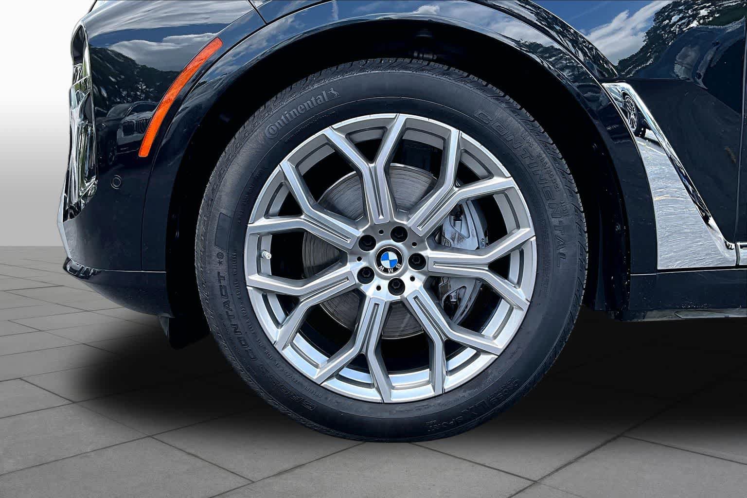 Used 2024 BMW X7 xDrive40i w/ Executive Package AWD/4WD image 11