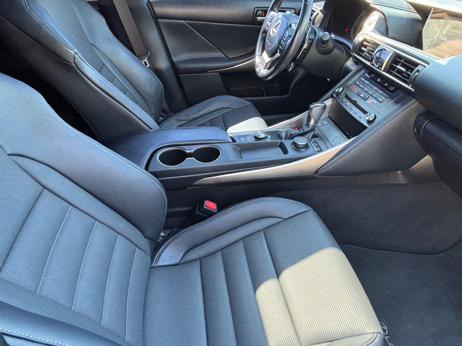 Used 2020 Lexus IS 350 F Sport w/ F Sport Package RWD image 32