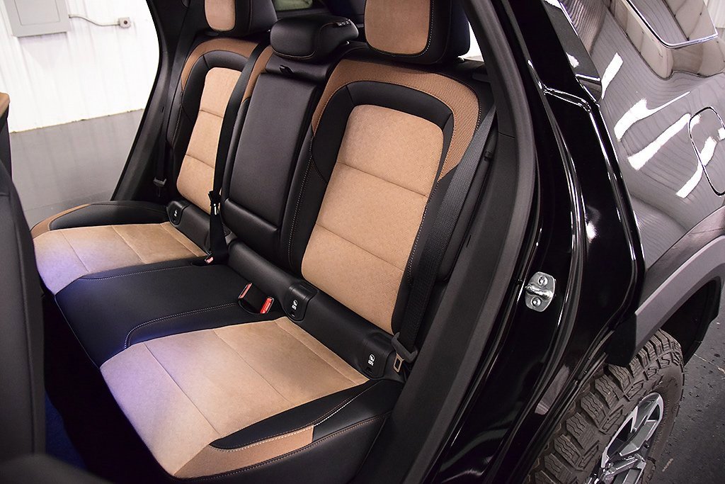 New 2026 Chevrolet Equinox ACTIV w/ Safety and Technology Package image 32
