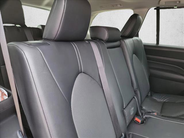 Used 2025 Toyota Grand Highlander AWD Hybrid image 16