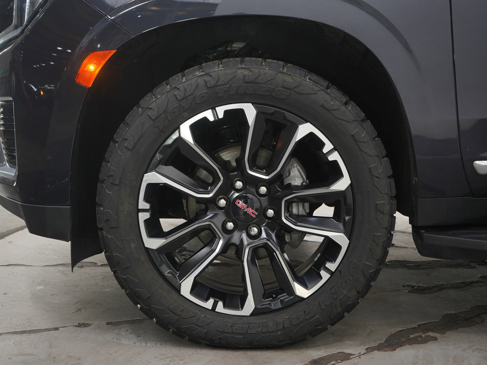 Used 2023 GMC Yukon Denali image 33