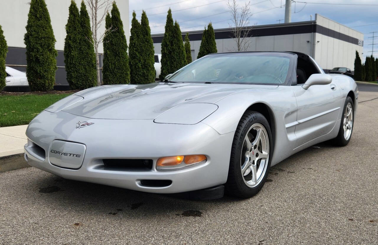 Used 1998 Chevrolet Corvette Coupe w/ Roof Pkg