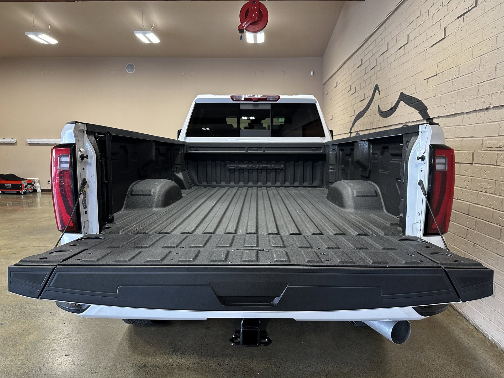 Used 2024 GMC Sierra 3500 Denali image 7