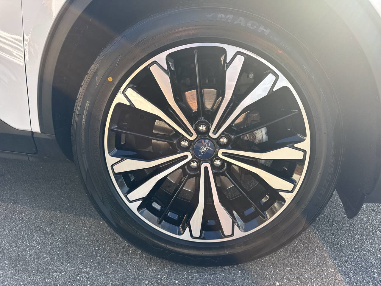 Used 2022 Ford Escape SE w/ SE Sport Appearance Package image 31