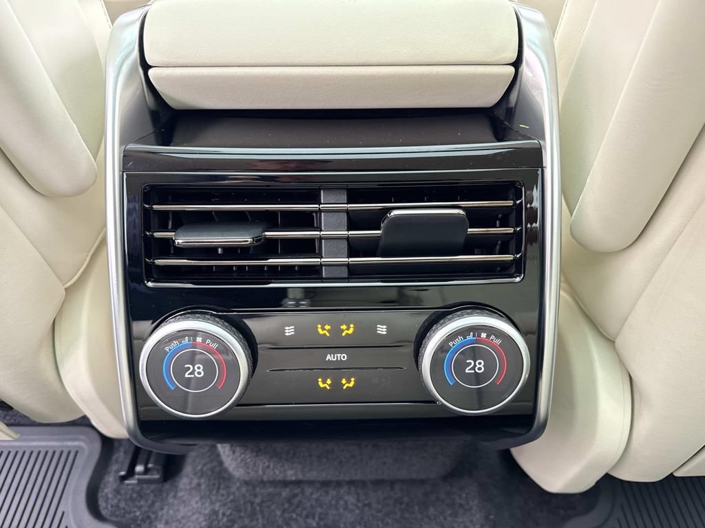 Certified 2023 Land Rover Range Rover SE AWD/4WD image 16