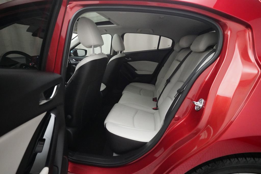 Used 2018 MAZDA MAZDA3 Grand Touring w/ Premium Equipment Package image 14