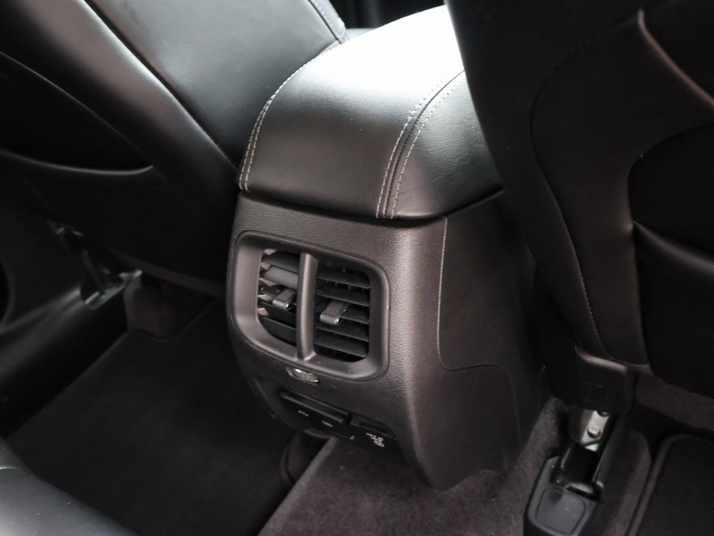 Used 2019 Jeep Cherokee Limited w/ Luxury Group image 16