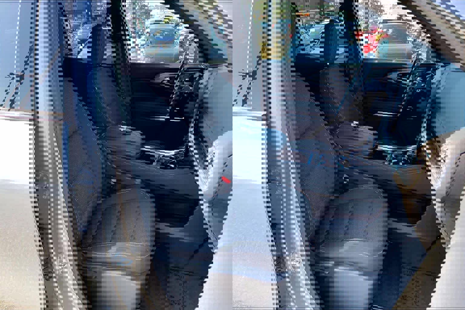 Used 2024 Chevrolet Traverse LT image 9