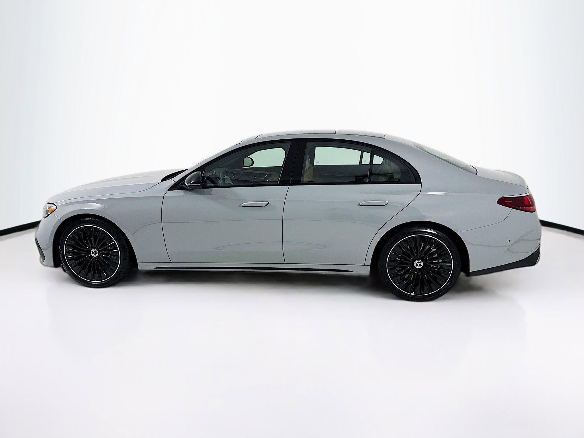 New 2026 Mercedes-Benz E 450 4MATIC Sedan image 5