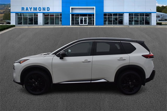 Used 2021 Nissan Rogue Platinum image 6