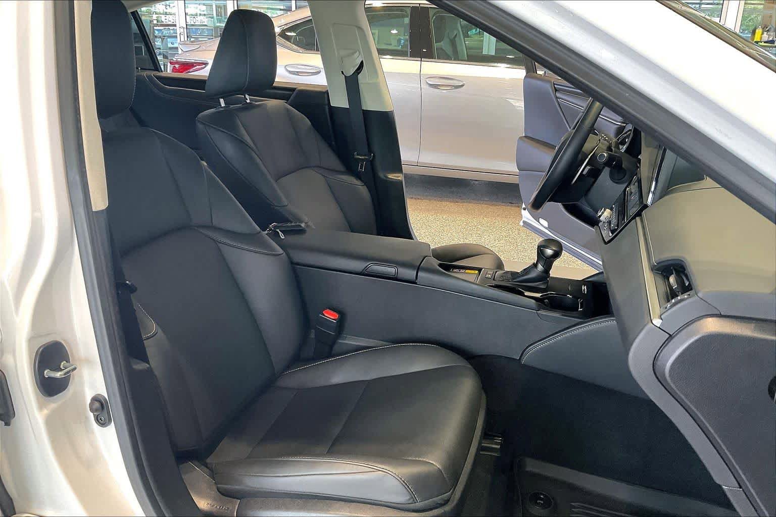 Used 2025 Lexus ES 300h F Sport w/ Accessory Package (Z1) FWD image 9