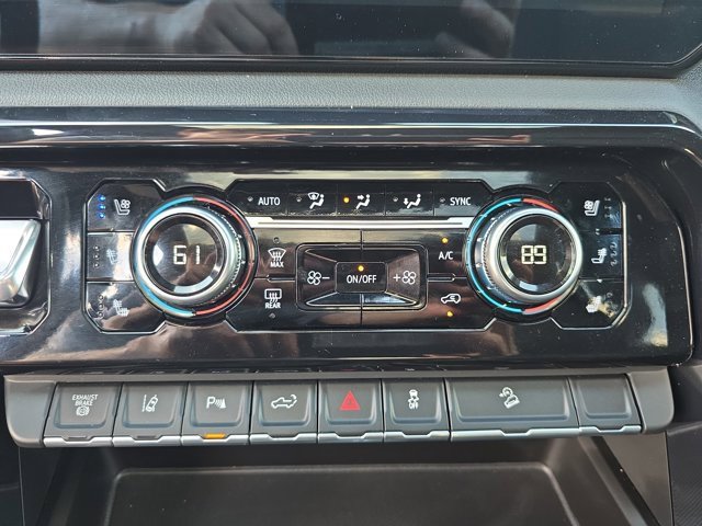 Used 2024 GMC Sierra 2500 AT4 w/ AT4 Preferred Package image 21