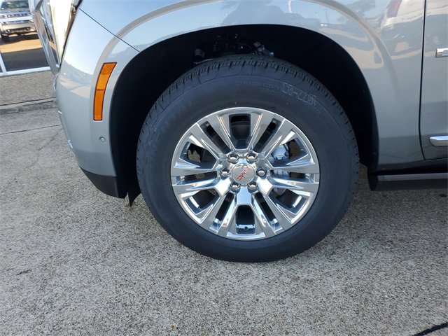 New 2026 GMC Yukon Denali w/ Sun & Power Step Package image 4