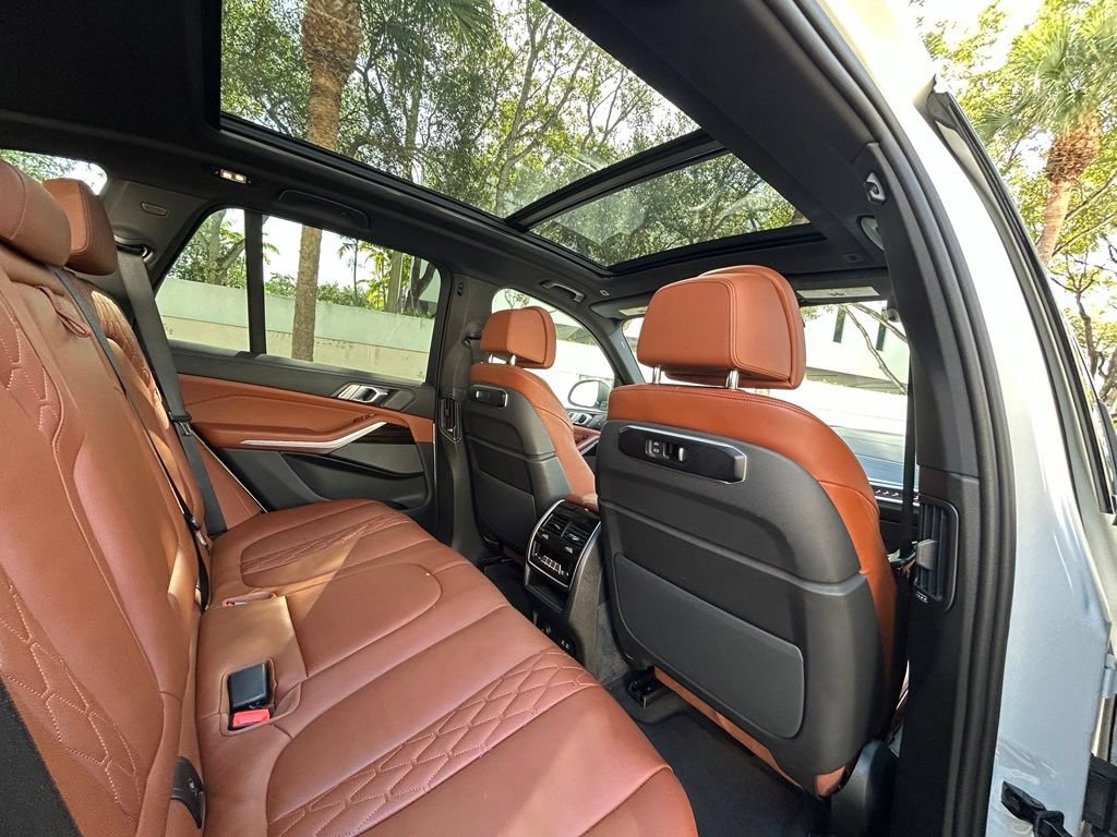 Used 2025 BMW X5 xDrive50e AWD/4WD image 35