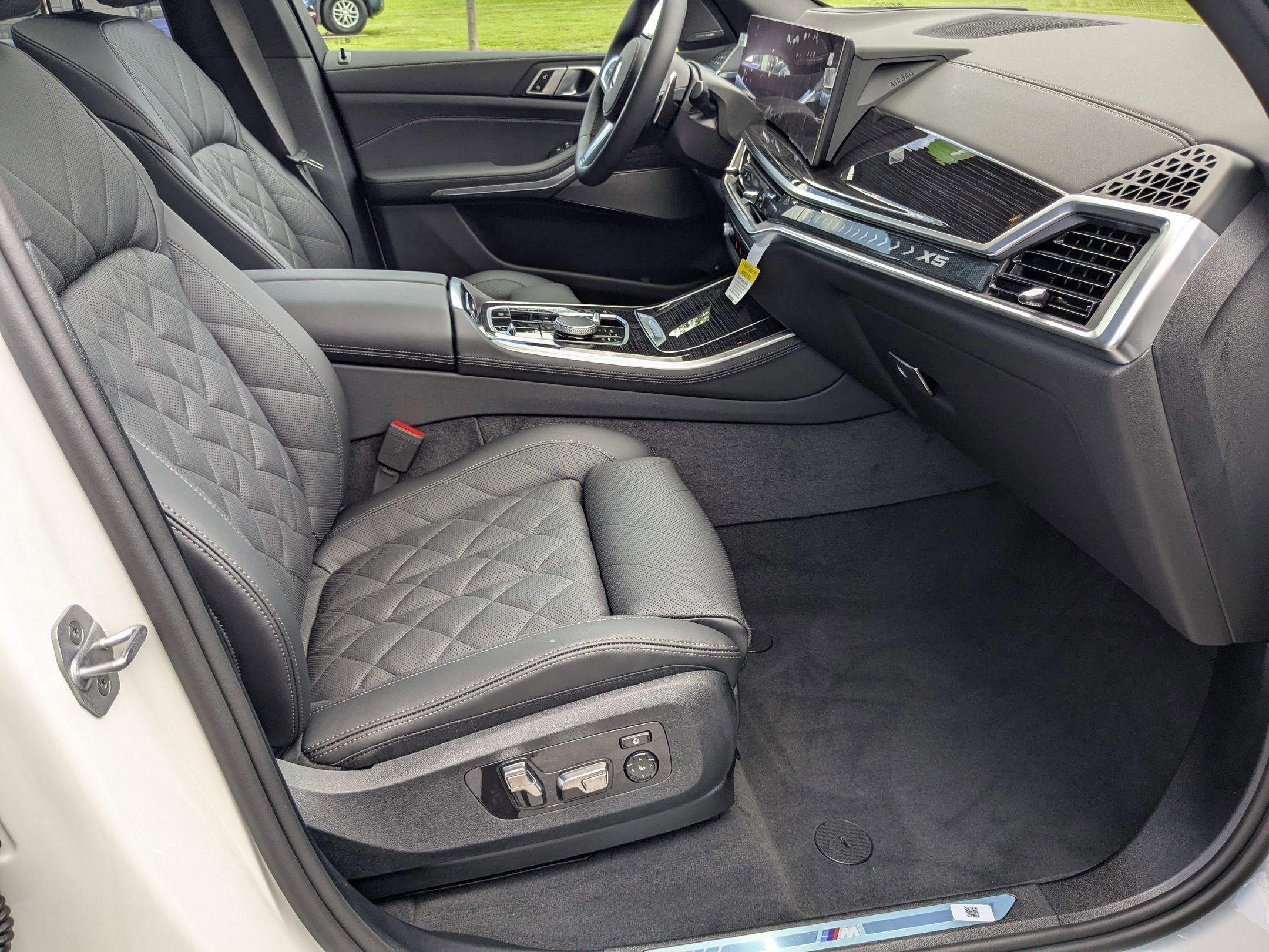 New 2026 BMW X5 xDrive50e w/ M Sport Package image 38