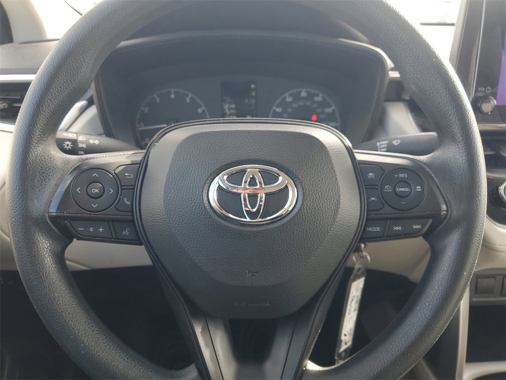 Used 2023 Toyota Corolla Cross L image 19