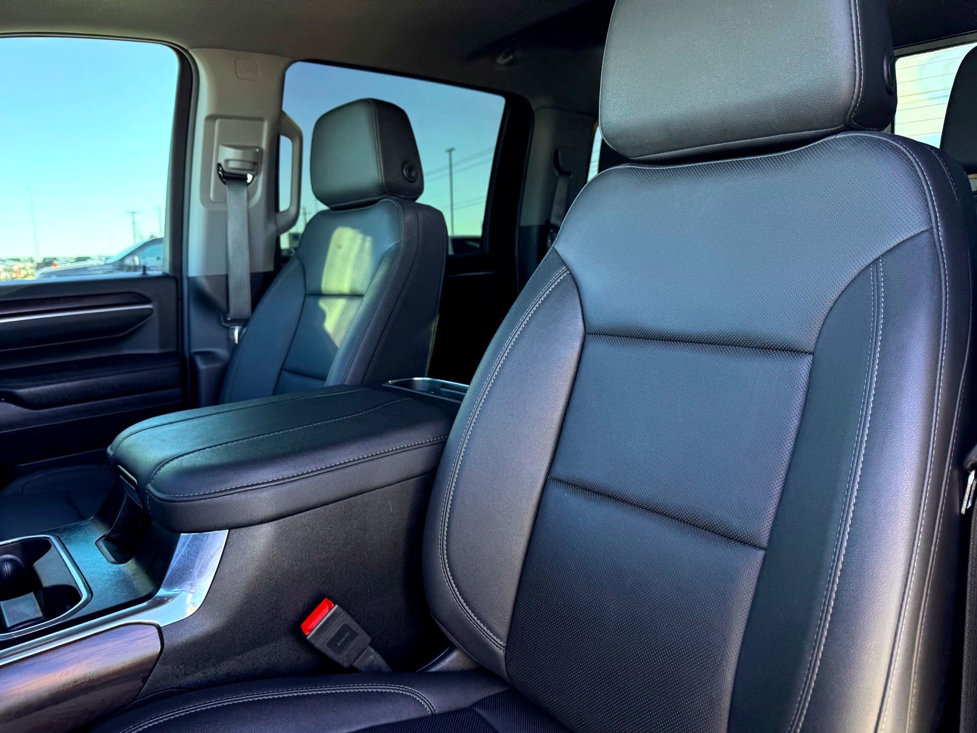 Used 2025 GMC Sierra 2500 SLT w/ SLT Convenience Package image 13