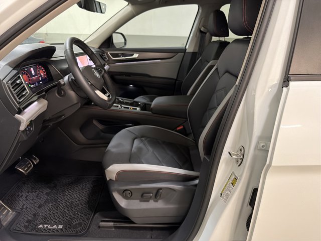Certified 2026 Volkswagen Atlas Peak Edition AWD/4WD image 16