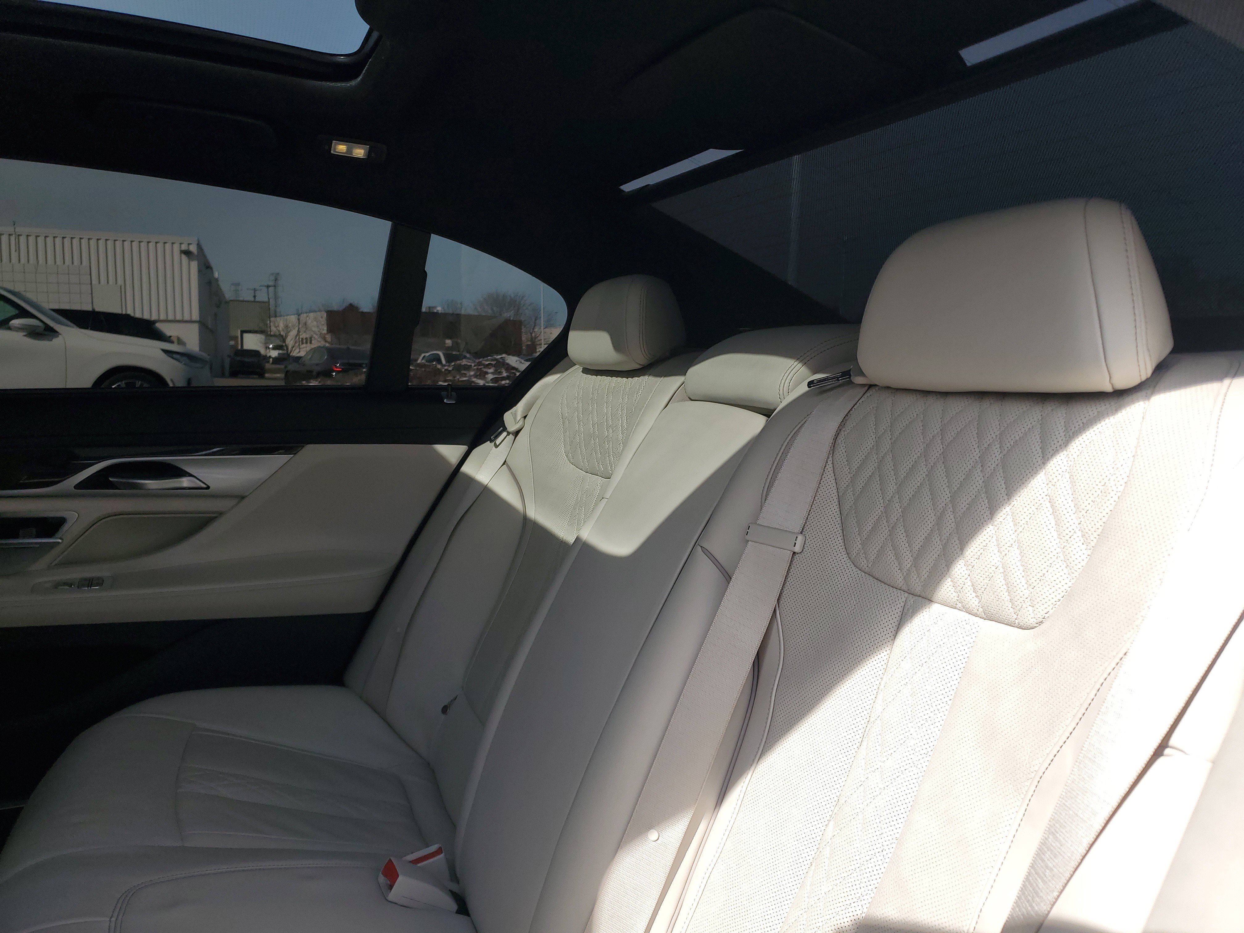 Used 2019 BMW 750i xDrive w/ Executive Package image 26