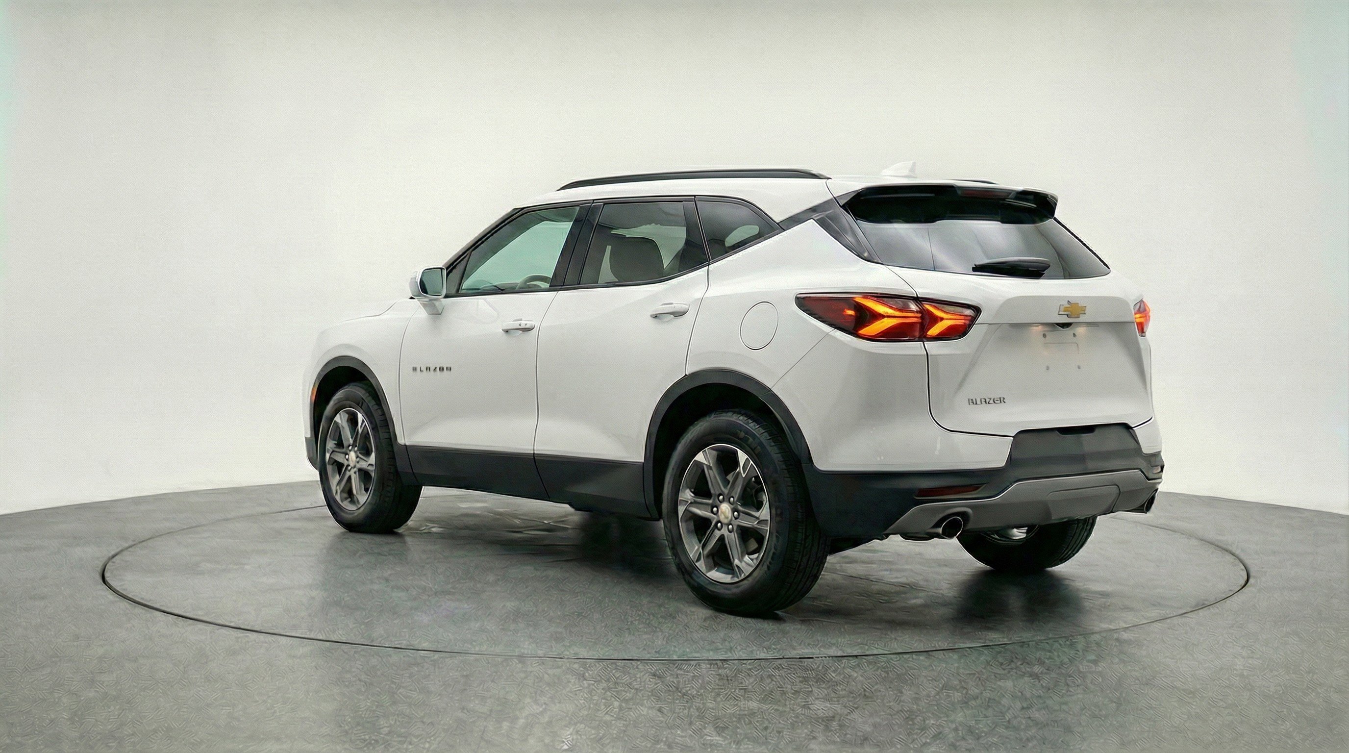 Used 2025 Chevrolet Blazer LT image 6