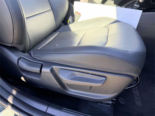 Used 2025 Kia Niro SX image 11