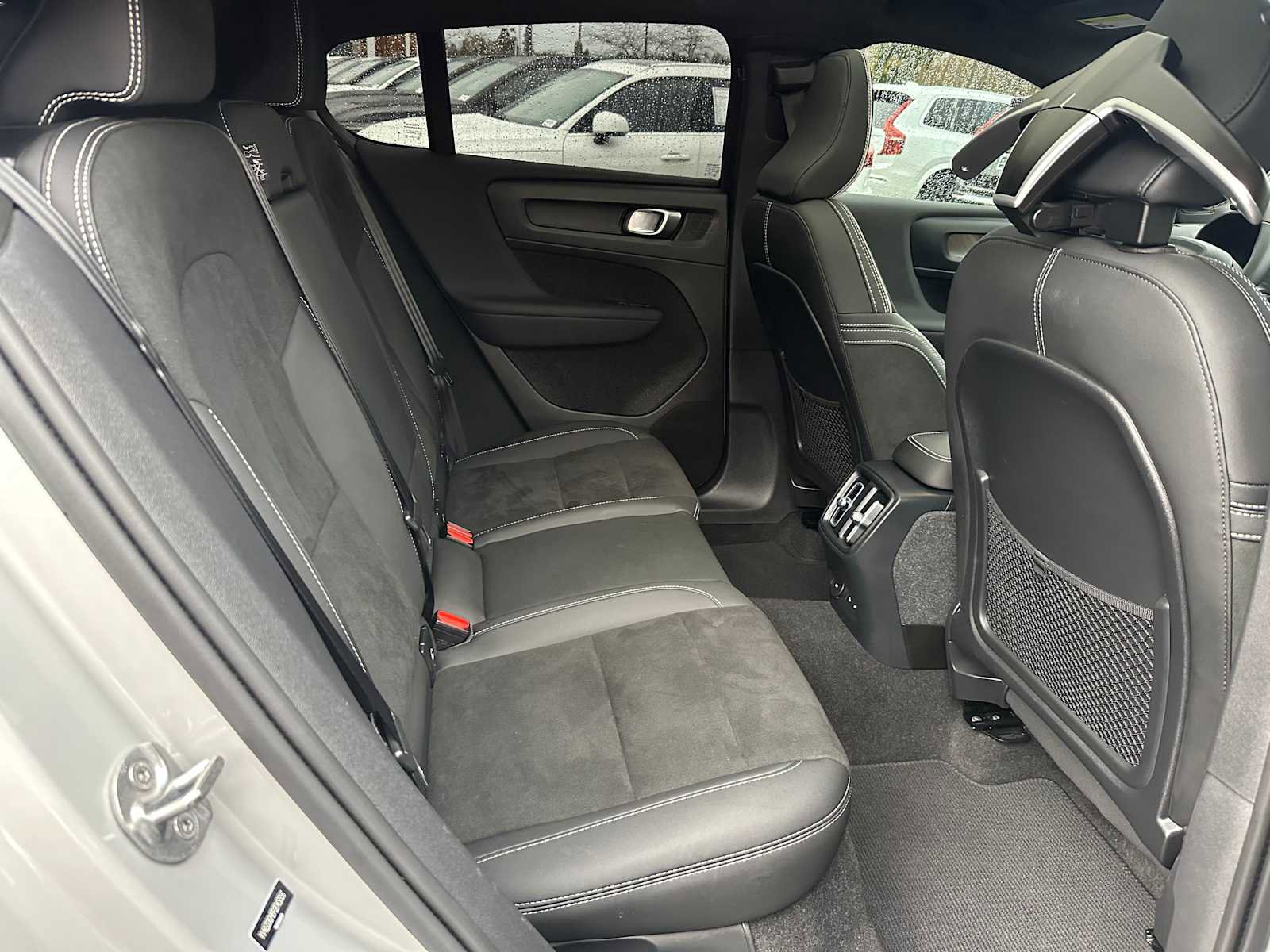 Certified 2023 Volvo C40 P8 Recharge Ultimate image 12