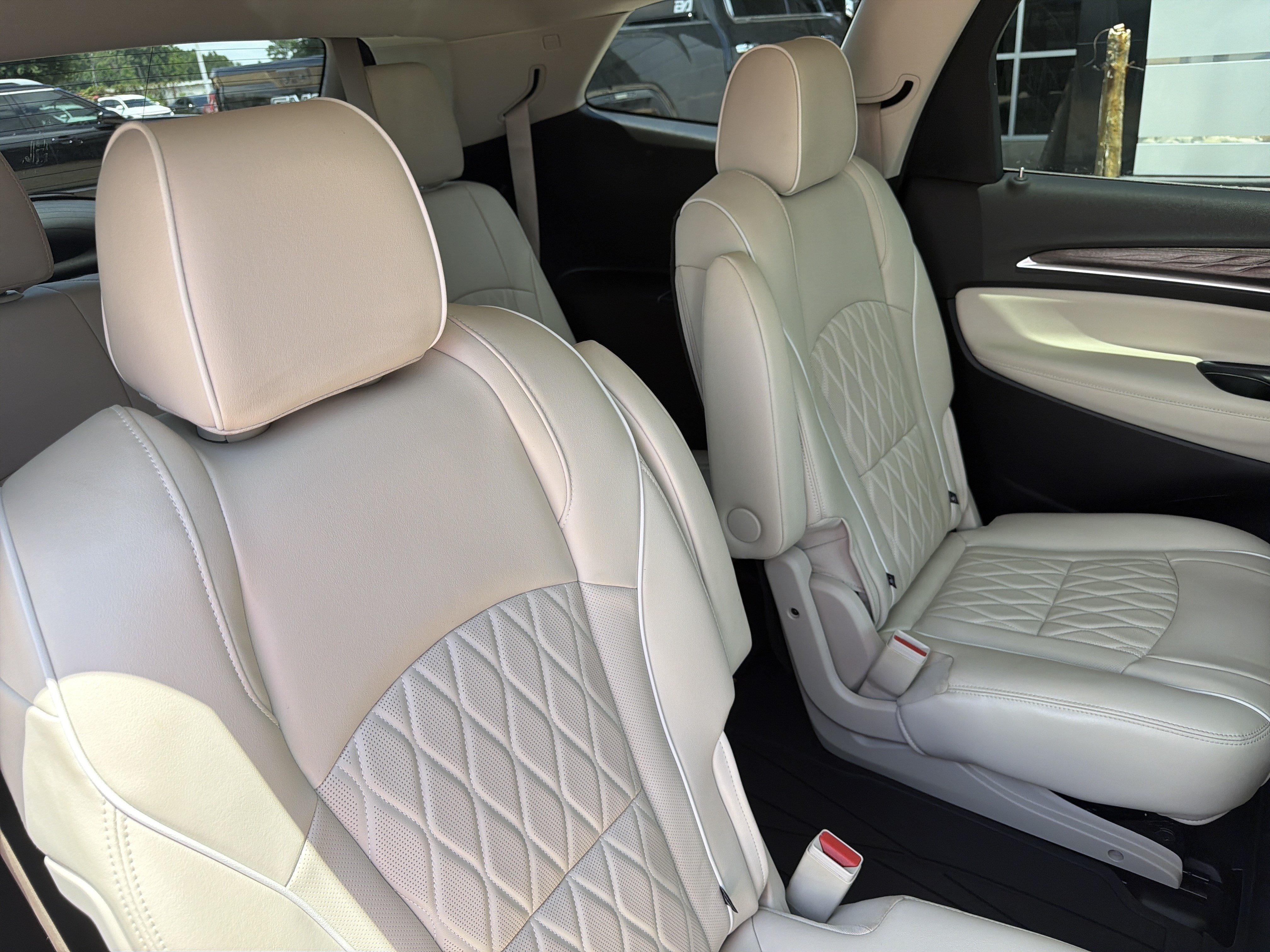 Used 2022 Buick Enclave Avenir FWD image 8