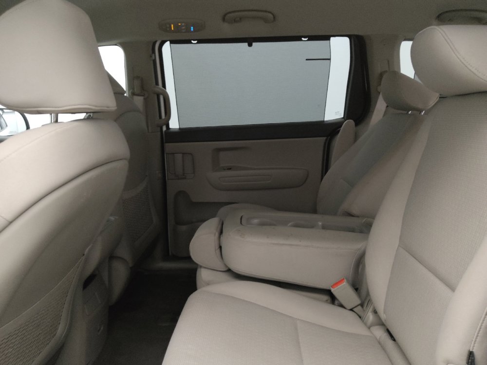 Used 2016 Kia Sedona LX w/ Option Group 020 FWD image 18