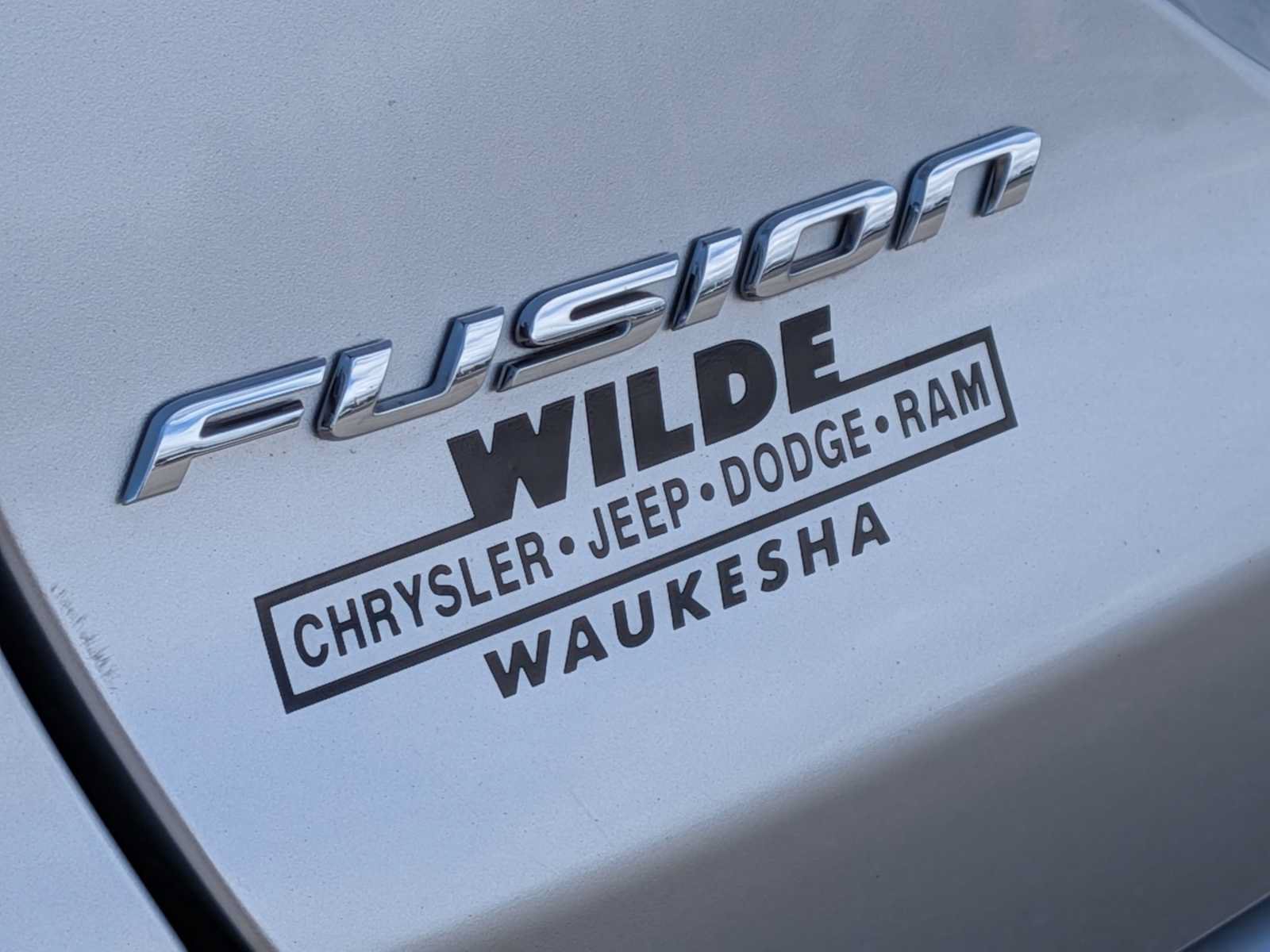 Used 2018 Ford Fusion SE w/ Fusion SE Technology Package FWD image 13