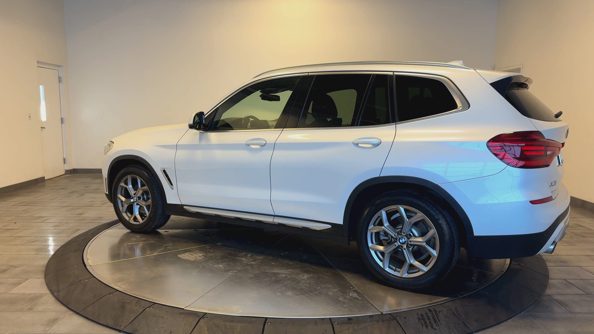 Used 2020 BMW X3 xDrive30i w/ Driving Assistance Package image 6