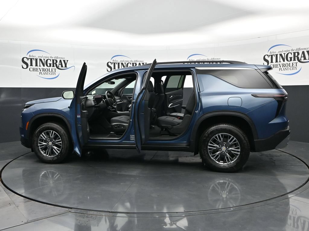 Used 2026 Chevrolet Traverse LT FWD image 40