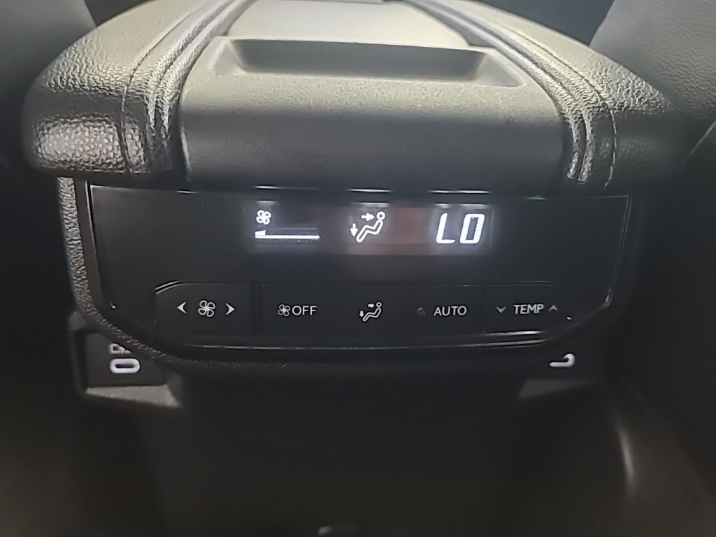 Used 2025 Toyota Grand Highlander AWD image 24