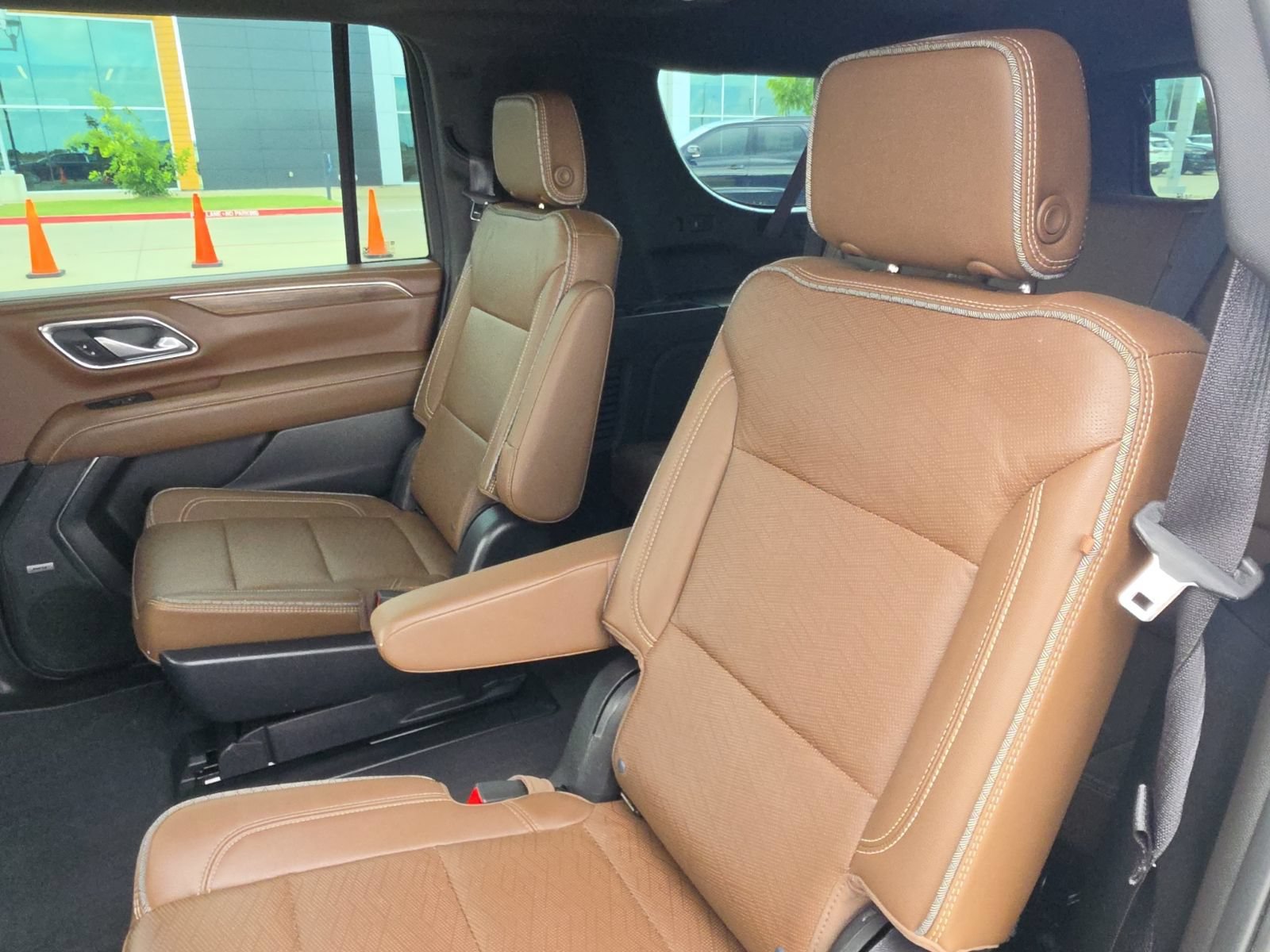 Used 2022 Chevrolet Suburban High Country w/ Max Trailering Package AWD/4WD image 19