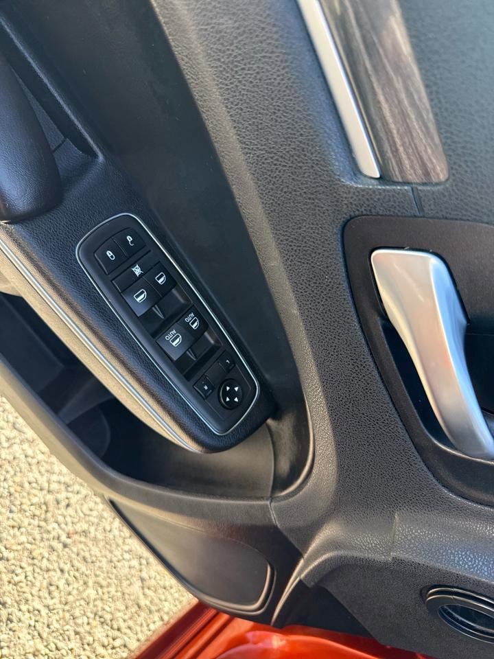 Used 2021 Chrysler 300 Touring w/ Sport Appearance Package image 13