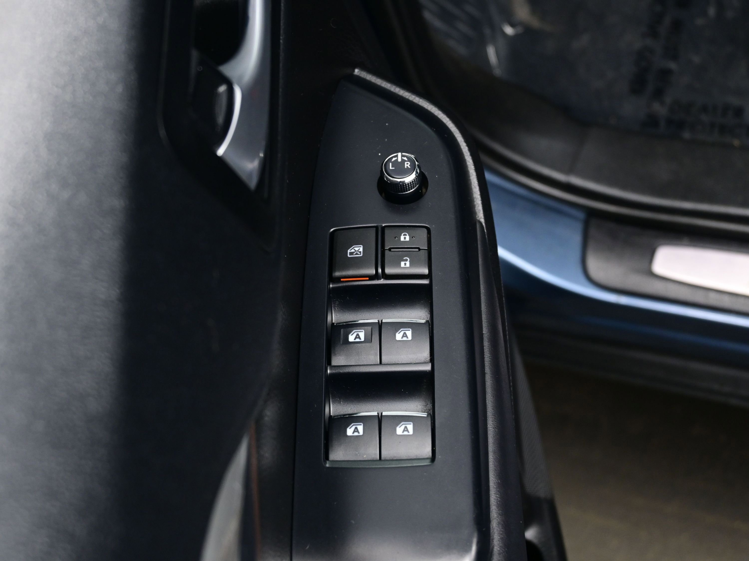 Used 2017 Toyota Highlander Limited image 10