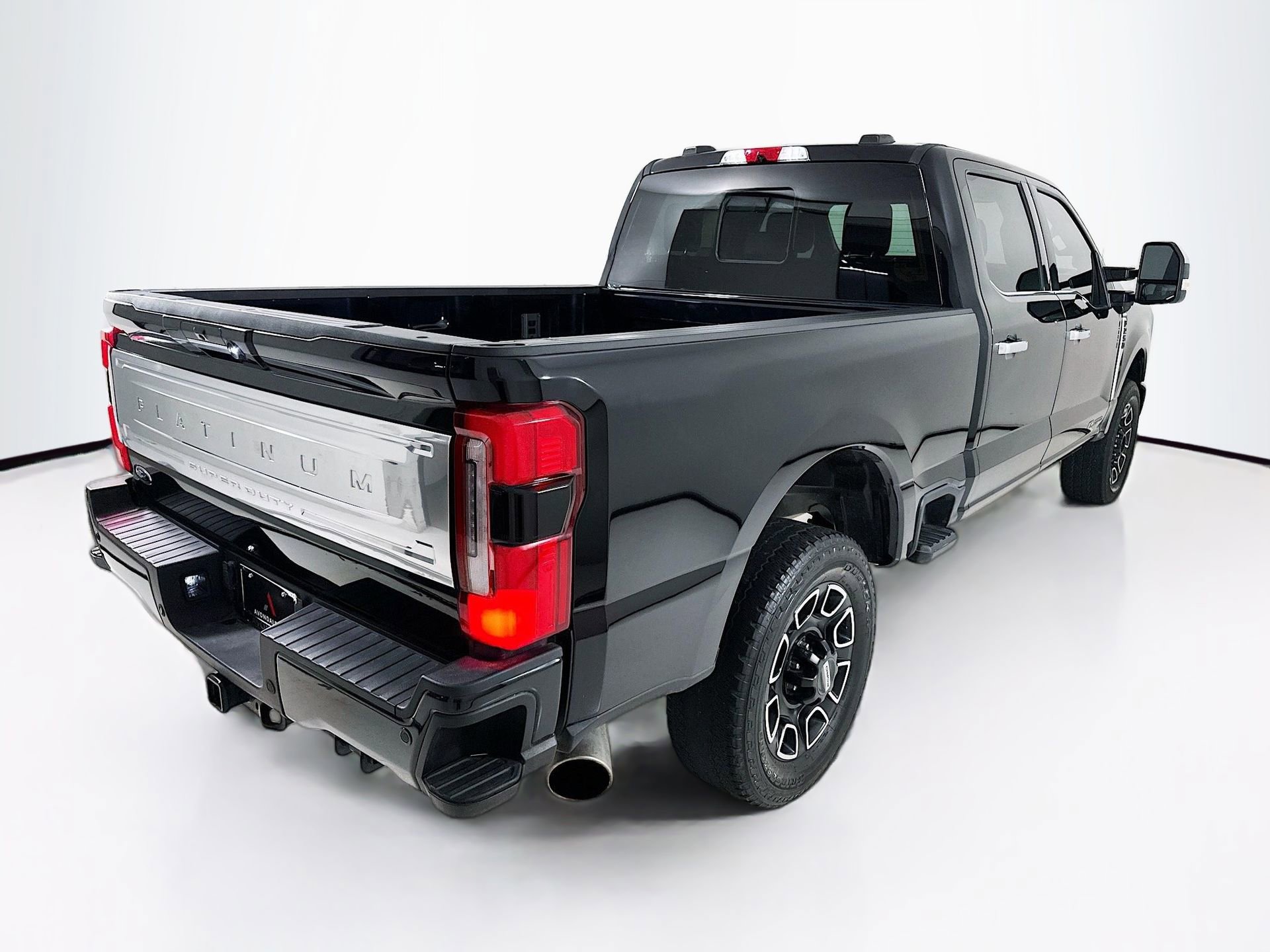Used 2024 Ford F250 Platinum w/ FX4 Off-Road Package AWD/4WD image 8