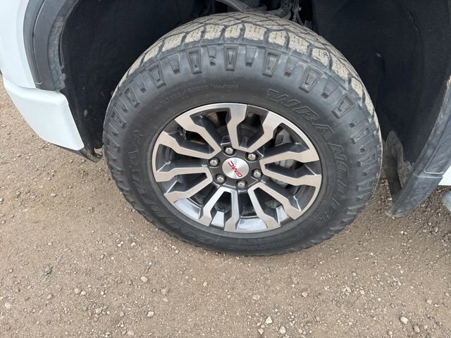 Used 2022 GMC Sierra 1500 AT4 w/ AT4 Premium Package image 11