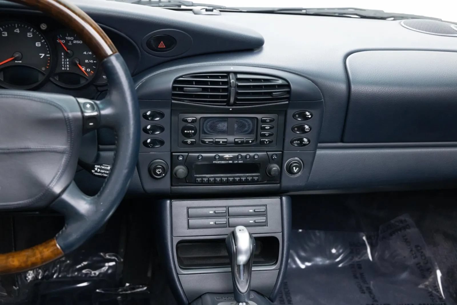 Used 2000 Porsche 911 Carrera 4 AWD/4WD image 20